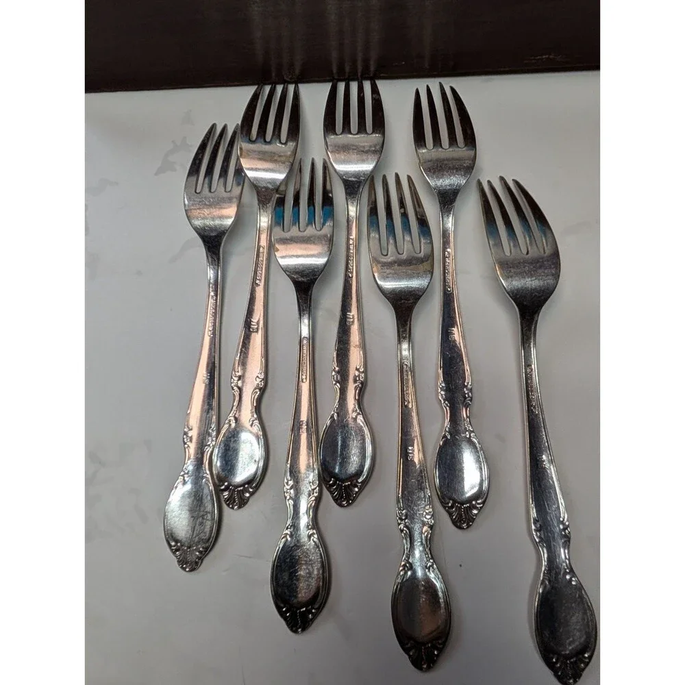 WM Rogers Precious Mirror Silverplate Flatware Set 41 Pc with Chest